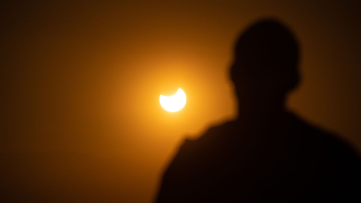 Un eclipse solar similar al que se producirá en la mañana del 25 de octubre de 2022