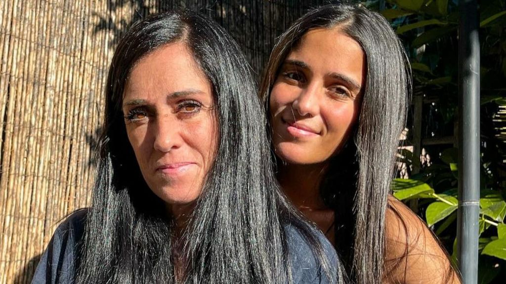 Claudia Martínez presume orgullosa de la original profesión de su madre