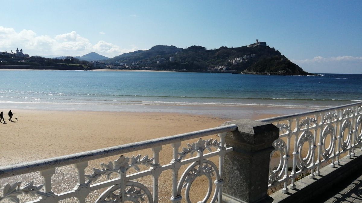 EuropaPress 3687200 sol playa concha san sebastian EuropaPress 3687200 sol playa concha san sebastian