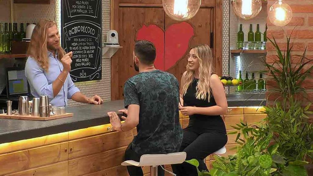 Juan y Laura durante su cita en 'First Dates'