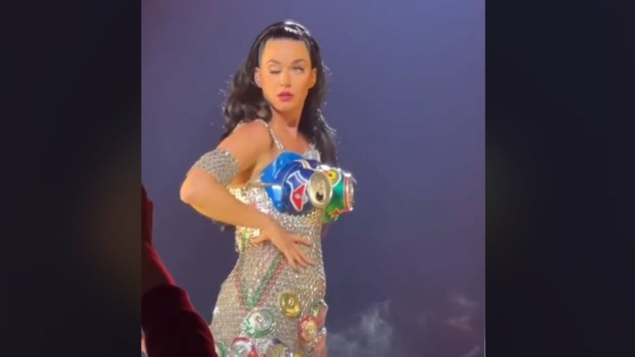 Katy Perry preocupa a sus fans tras dar indicios de parálisis facial en uno de sus conciertos