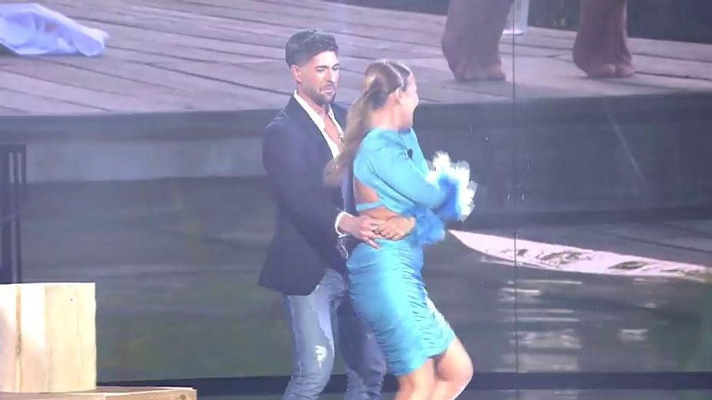 Manuel baila con Anabel Pantoja y Marta Peñate