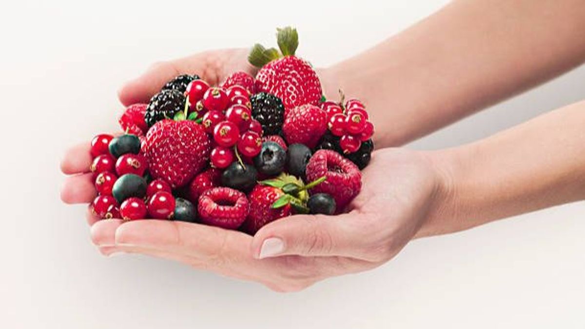 Los beneficios y las propiedades que tienen los frutos rojos para la salud