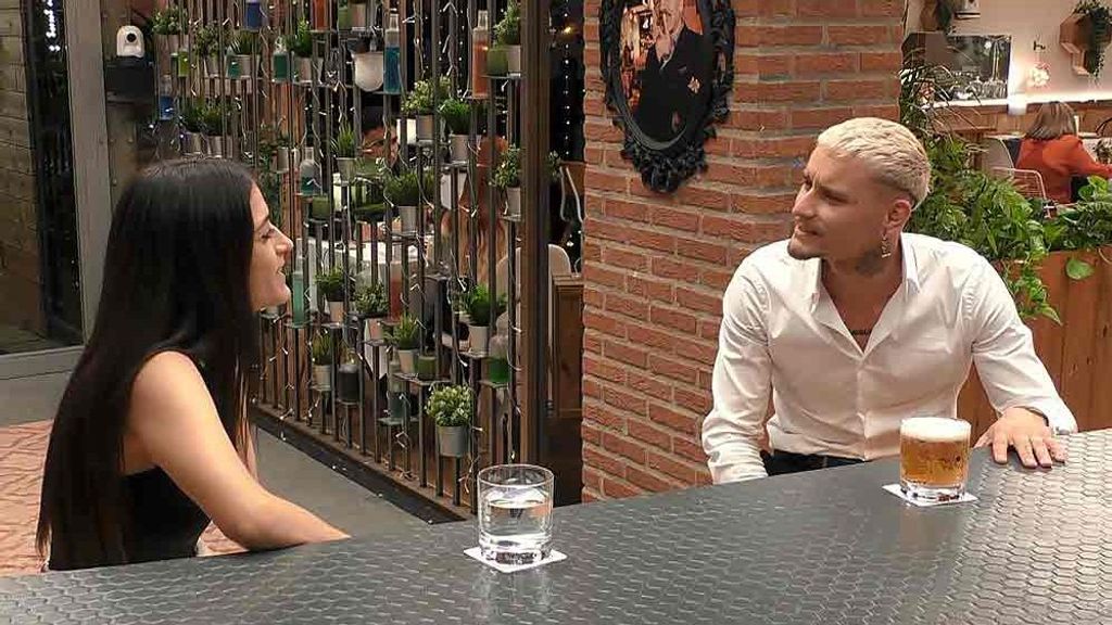 Max y Paula durante su cita en 'First Dates'