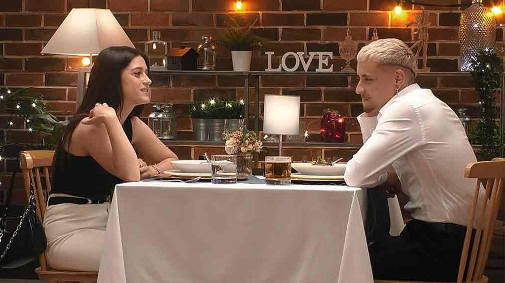 Max y Paula durante su cita en 'First Dates'