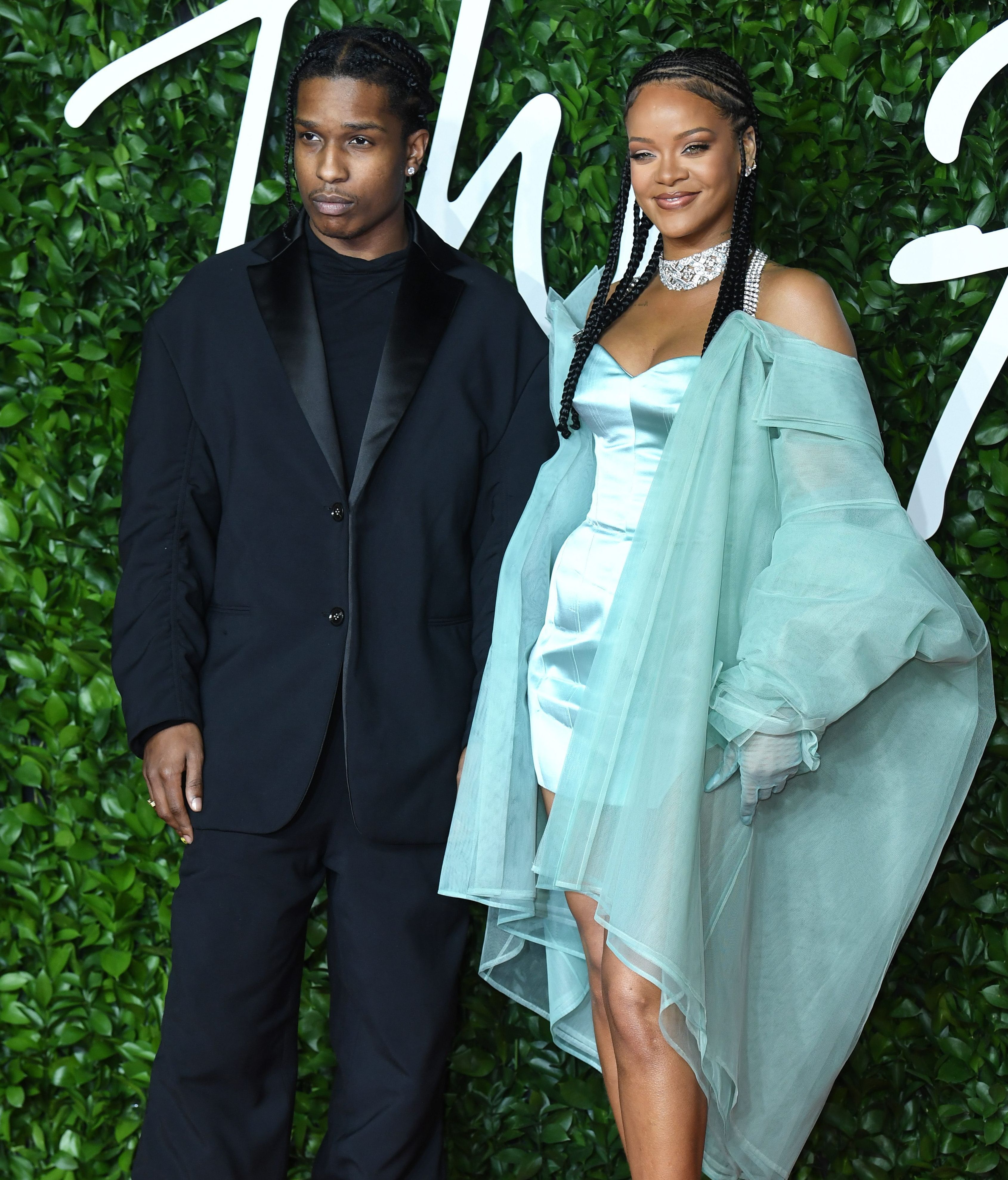 Rihanna y su pareja en una aparición pública