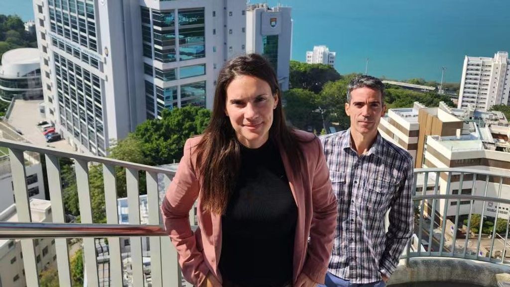 Candela y David: los dos investigadores españoles que han publicado en Hong Kong un revelador estudio sobre el corazón de la mujer
