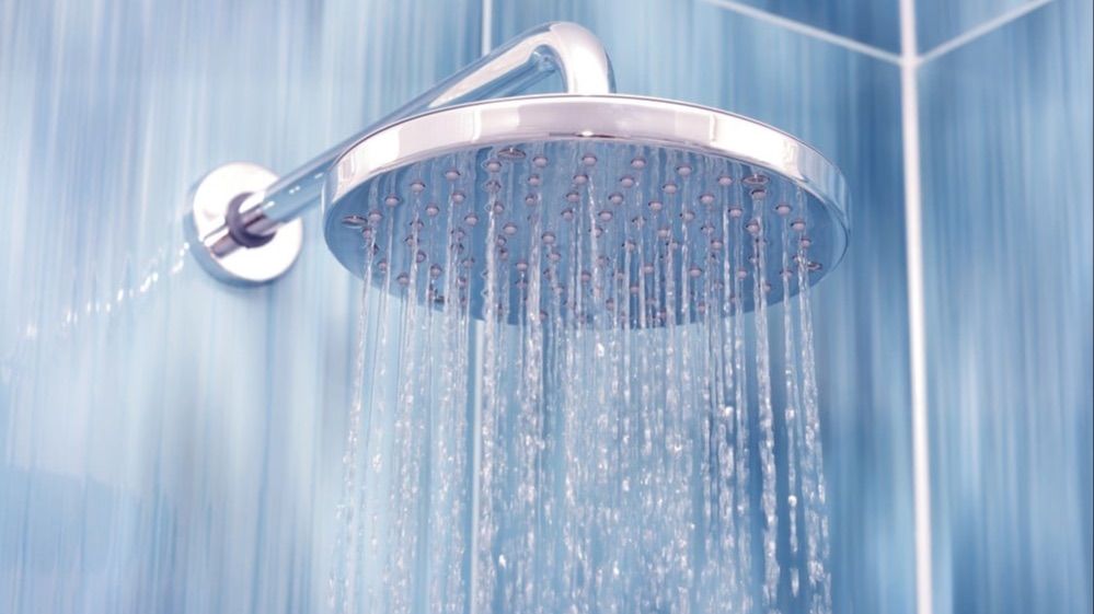 Motivos por los que deberías limpiar la alcachofa de la ducha y cómo  hacerlo fácilmente - Levante-EMV