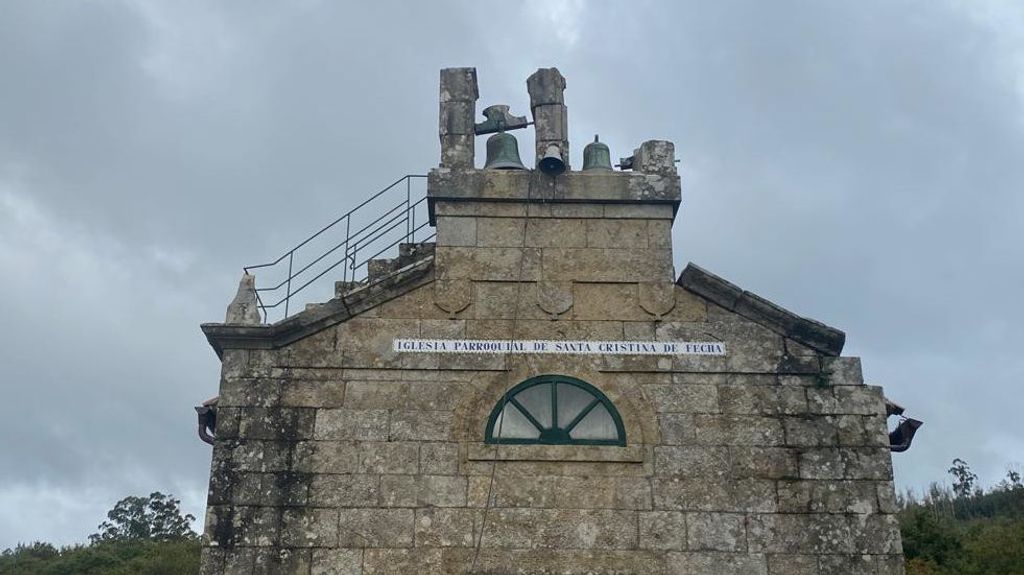 Estado en el que ha quedado el campanario.