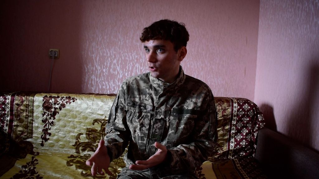 Oleksandr, durante la entrevista en su casa