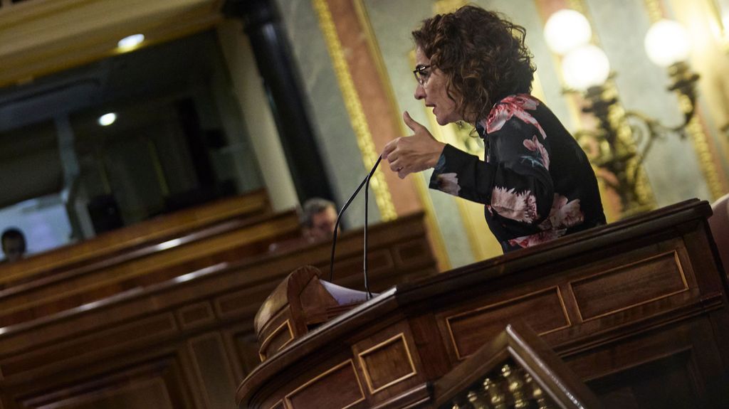 La ministra Montero en la tribuna del Congreso el día 27 de octubre