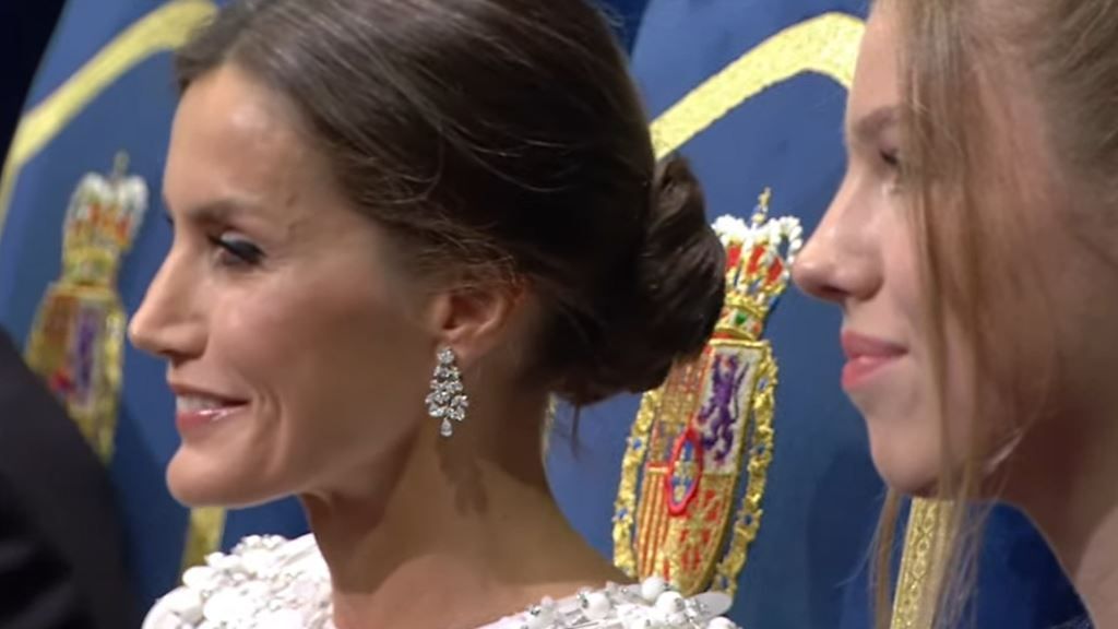La sonrisa de la reina Letizia con la actuación de Carmen Linares