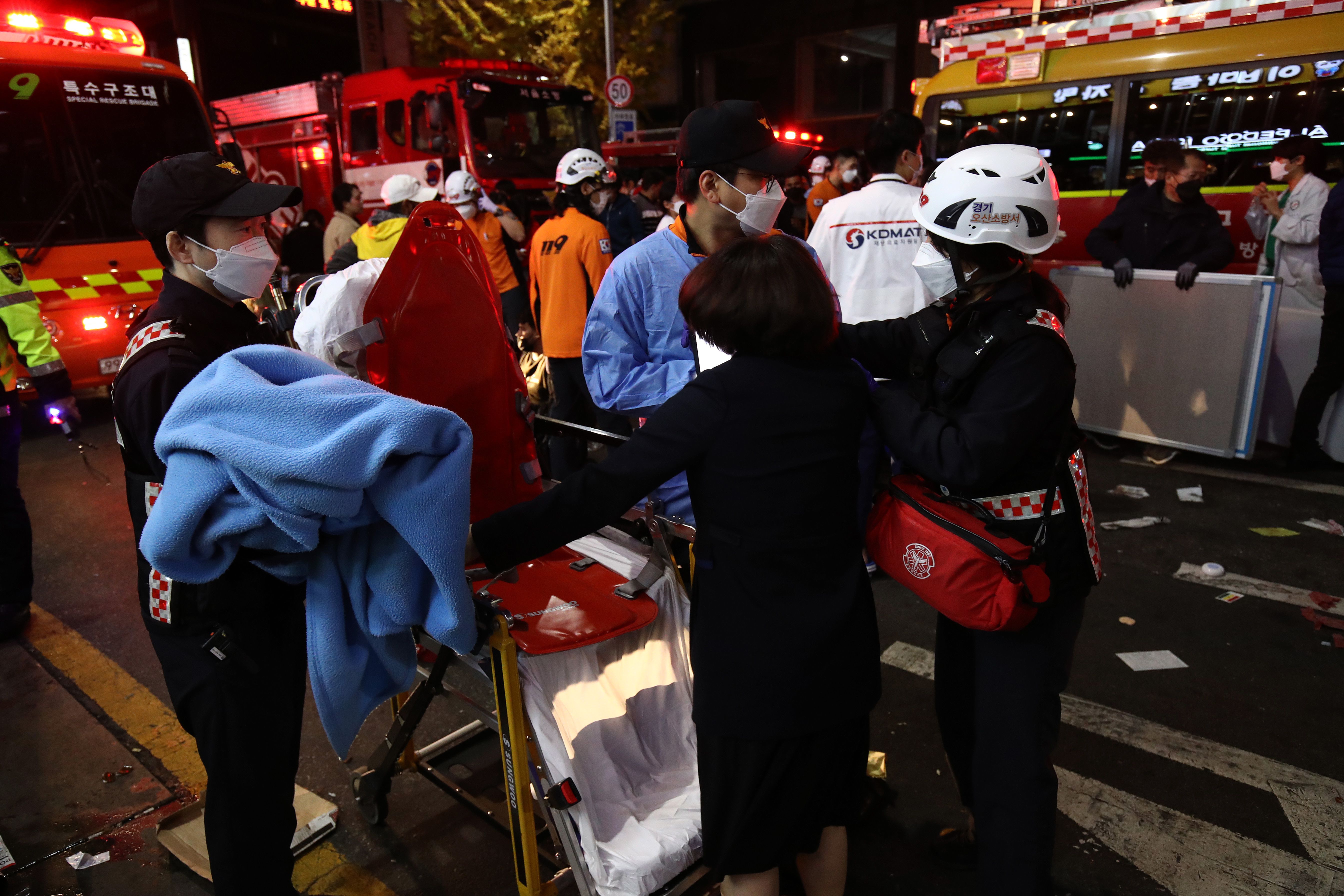 Estampida mortal en Seúl: decenas de muertos y 150  heridos