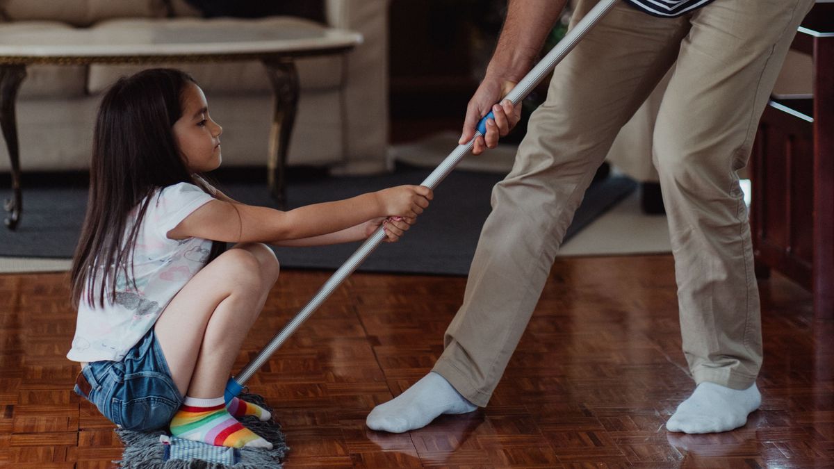 Anima a tus hijos a participar en las tareas del hogar