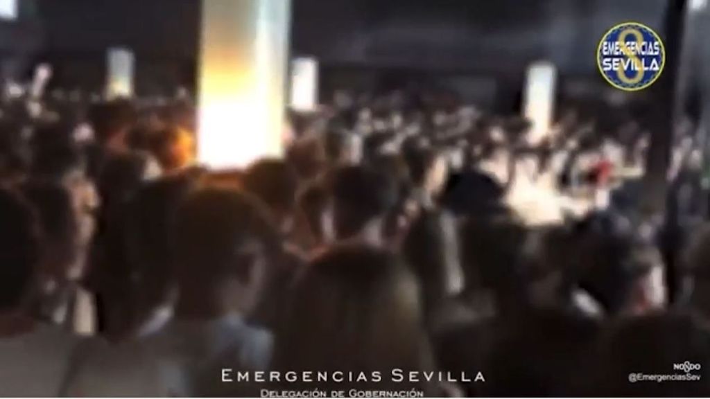 Atienden a 18 menores en una fiesta en Sevilla