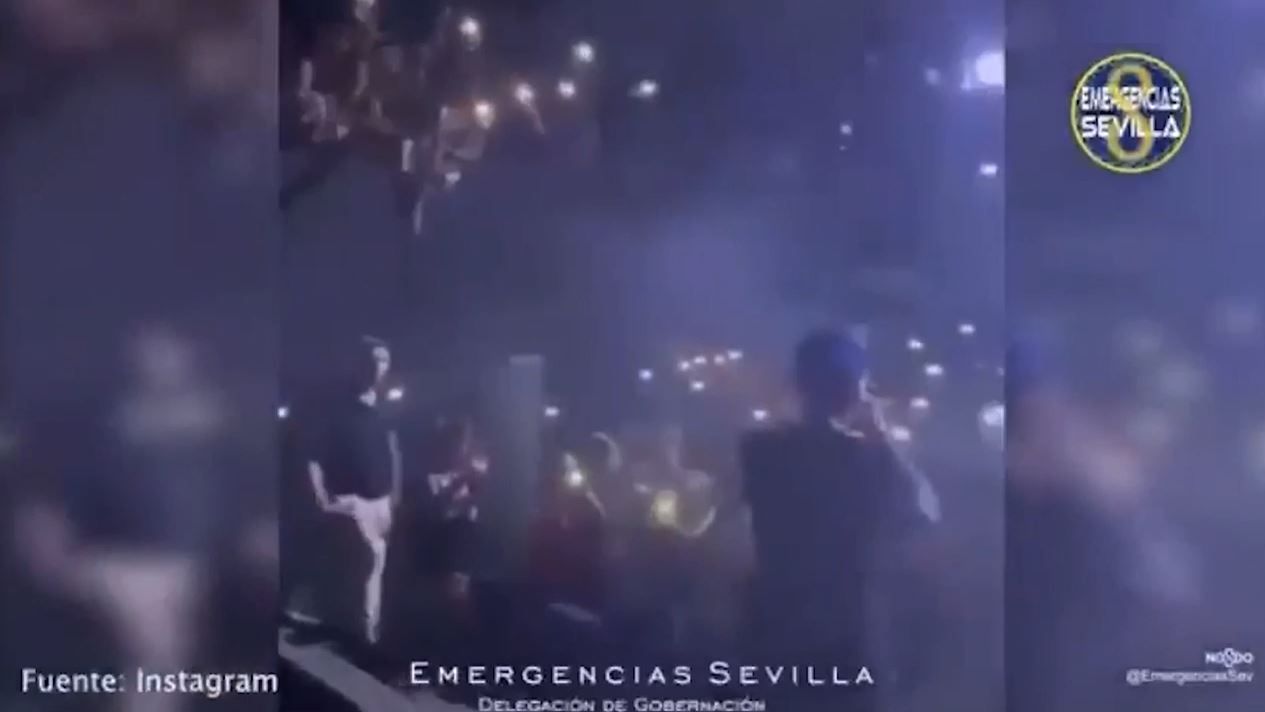 Dos jóvenes relatan las condiciones del local en el que se celebró la fiesta precintada de Halloween en Sevilla