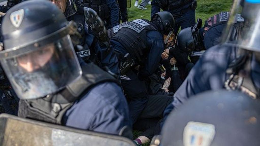 Imagen de los antidisturbios franceses
