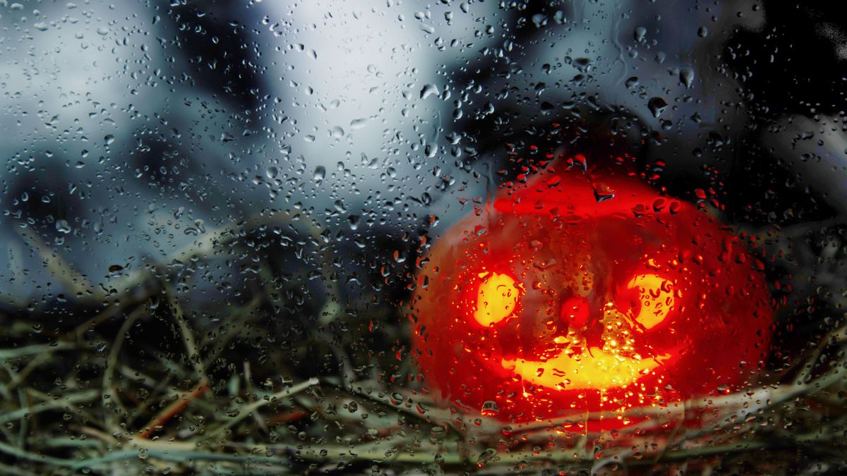 Cambio de tiempo en España por la borrasca Claudio: llega Halloween con lluvias y viento fuerte
