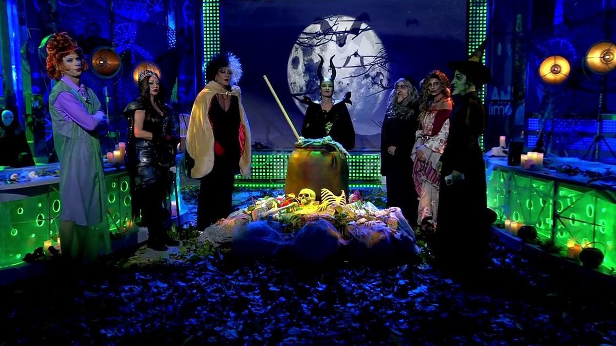El aquelarre de ‘Sálvame’ en Halloween: las grandes brujas de la historia se reúnen en una fiesta siniestra