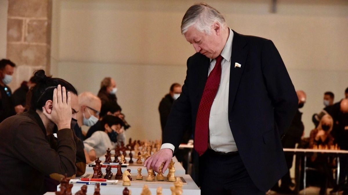 EuropaPress 4131747 excampeon mundo ajedrez anatoli karpov disputa 19 partidas simultaneas