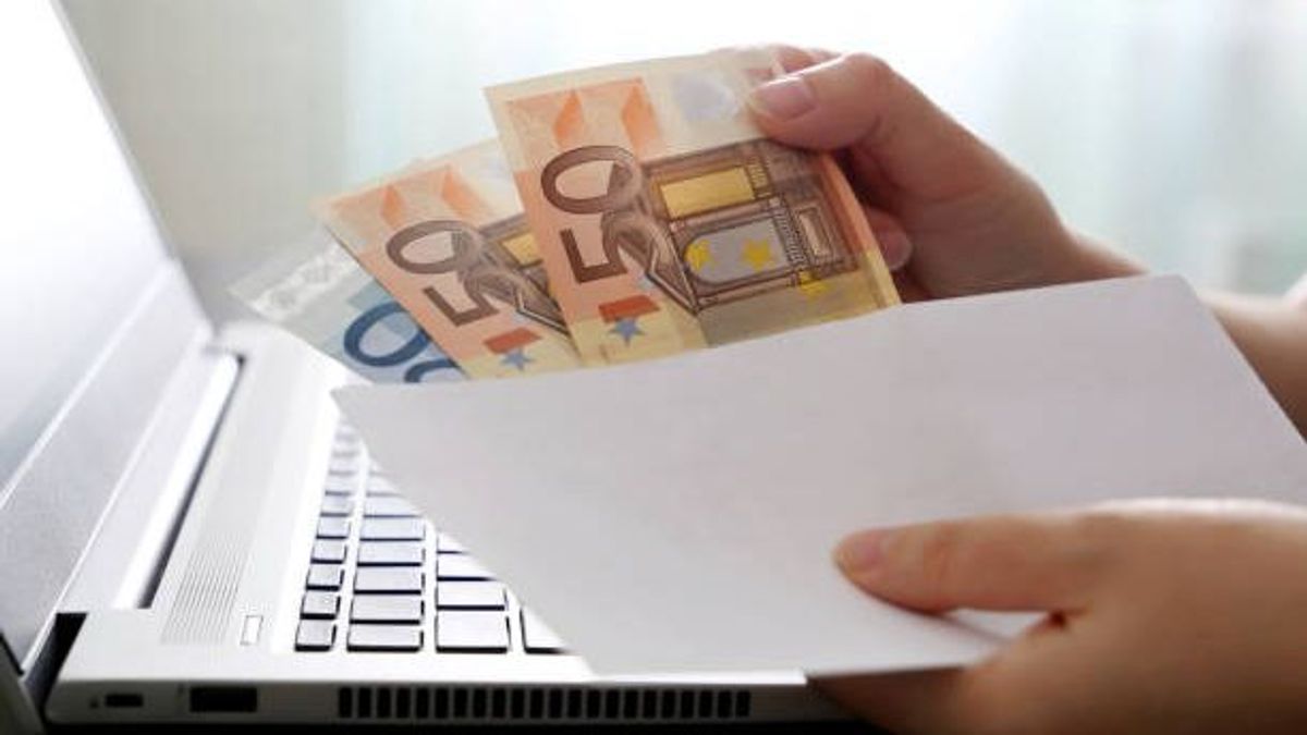 Limitar el dinero que se quiere gastar al mes es una buena opción para conseguir ahorrar Limitar el dinero que se quiere gastar al mes es una buena opción para conseguir ahorrar