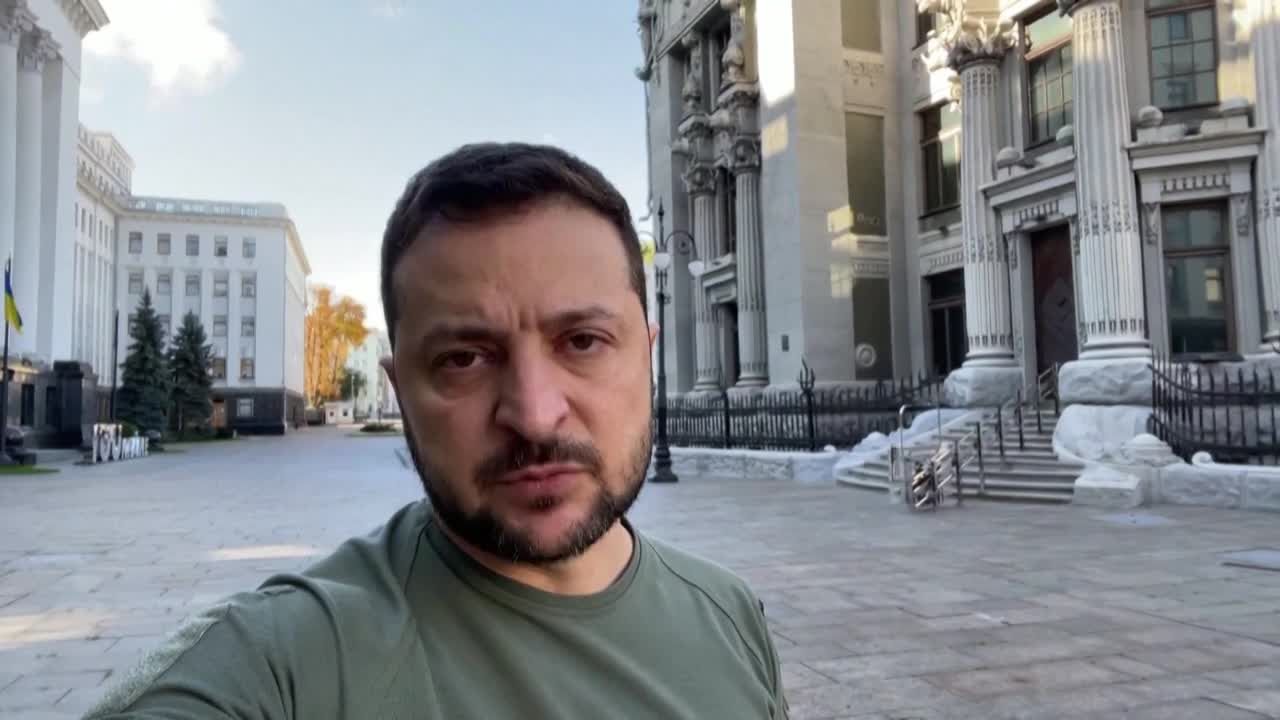 El discurso de Zelenski en plena calle tras el ataque a Kiev