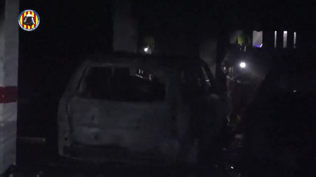 Una mujer muere y un hombre queda herido en el incendio de un garaje de Alboraia, en Valencia