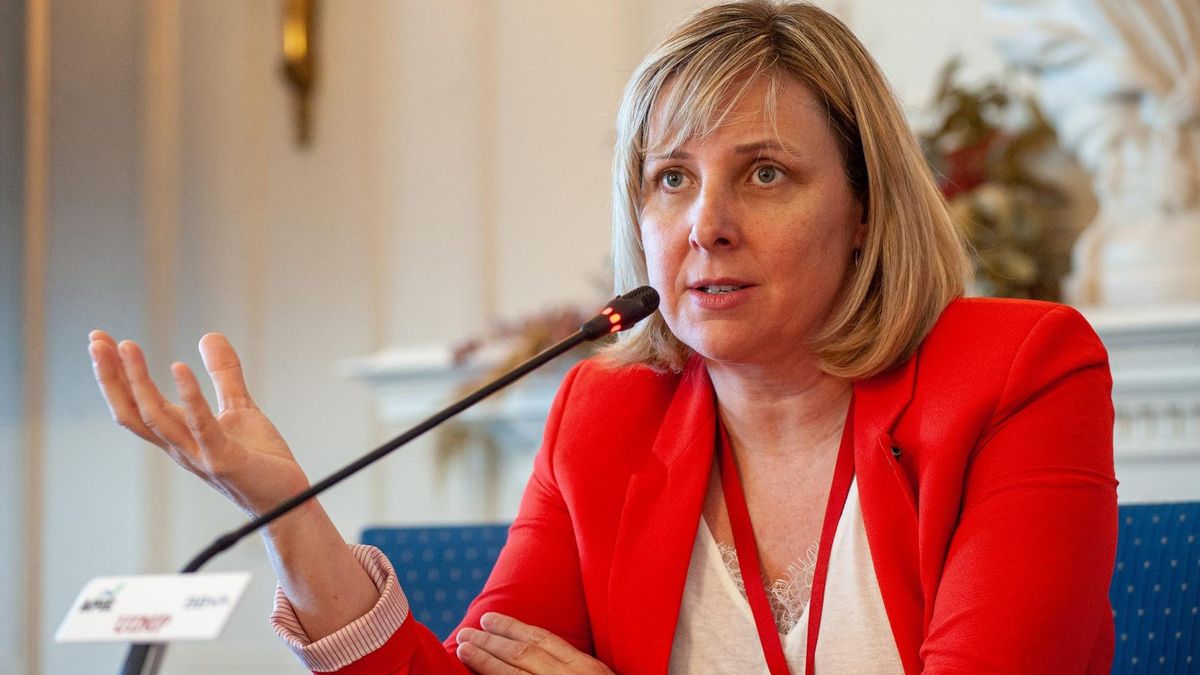 Archivo - Patricia Suárez, presidenta de Asufin, durante su intervención en el curso de verano organizado por la APIE en la UIMP de Santander. Archivo - Patricia Suárez, presidenta de Asufin, durante su intervención en el curso de verano organizado por la APIE en la UIMP de Santander.