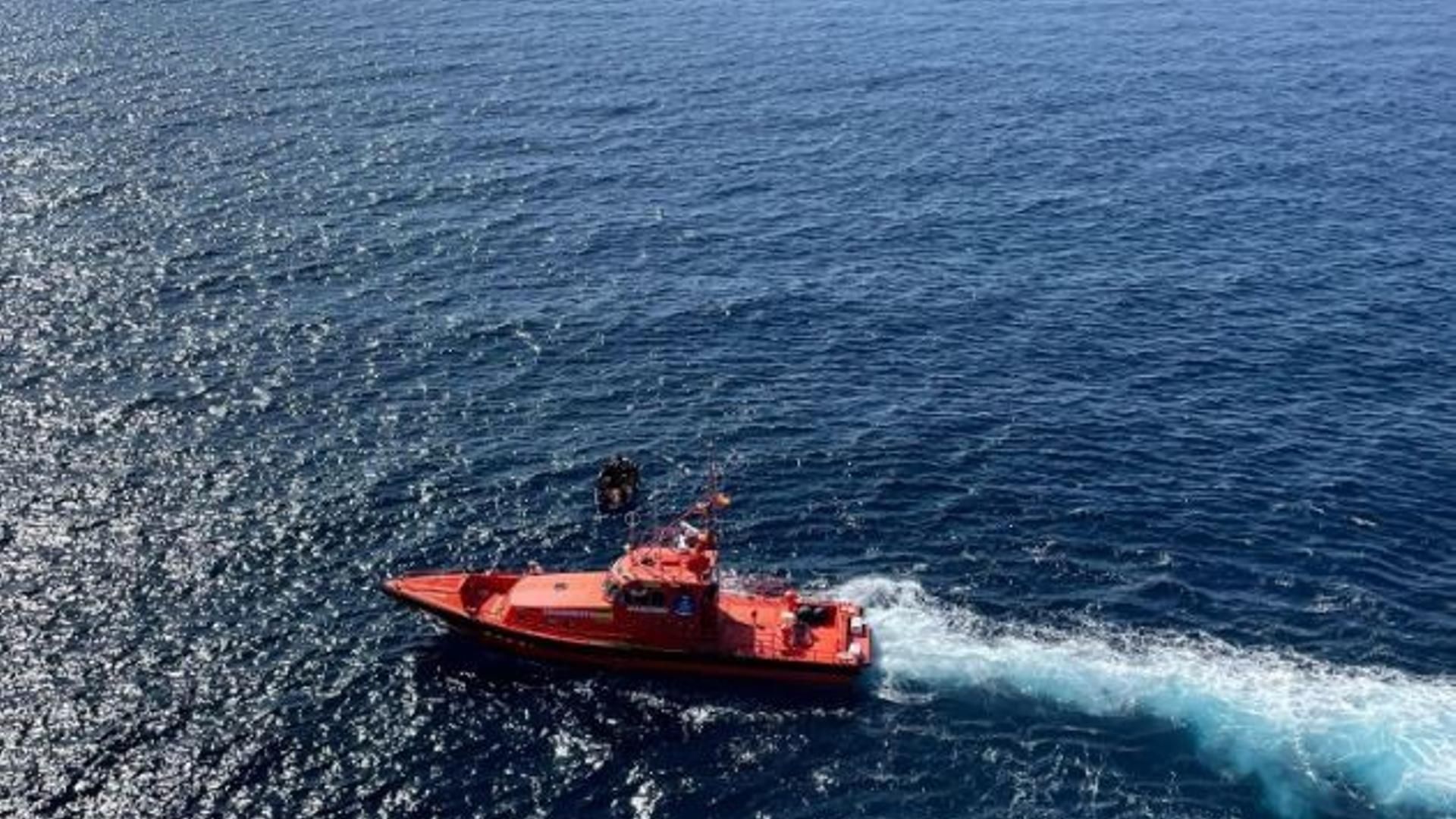 They intercept a boat with 13 migrants in Alfas del Pi