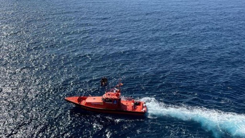 Archivo - Interceptada una patera con 13 personas a bordo cerca de la costa de Calpe