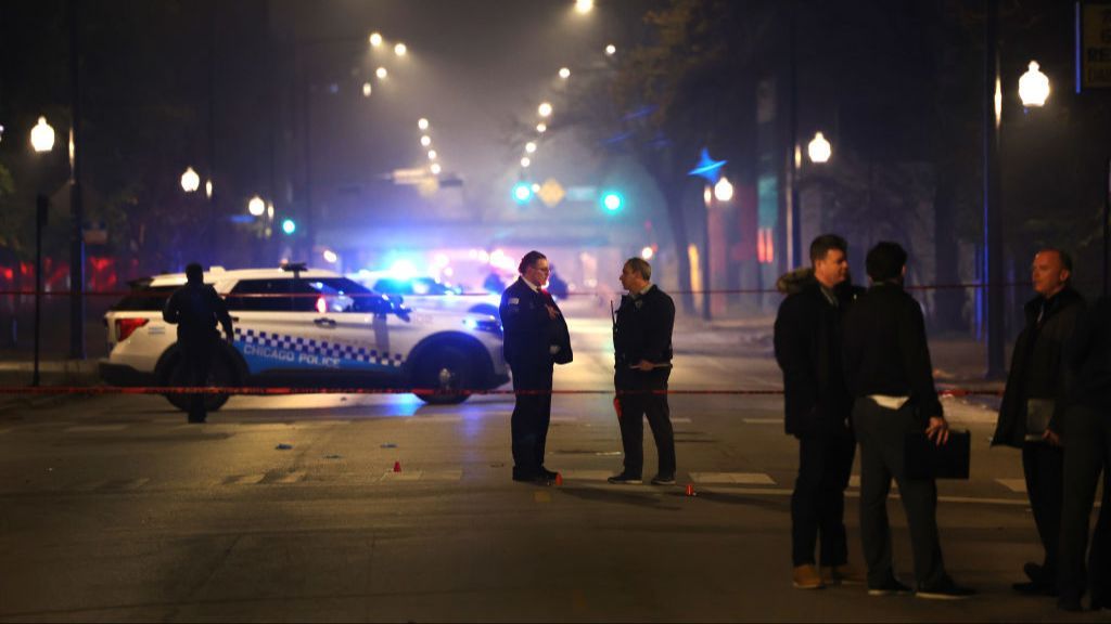 Tiroteo masivo en Chicago en Halloween con 14 heridos: una niña de 3 años sufrió heridas de bala en las dos piernas
