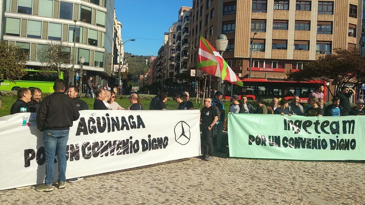 Concentración de ELA esta mañana en Bilbao tras los incidentes de Zamudio Concentración de ELA esta mañana en Bilbao tras los incidentes de Zamudio