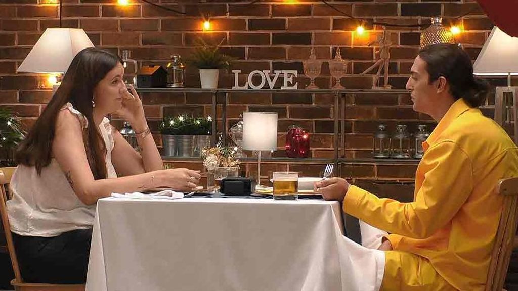 Sara y Carlos durante su cita en 'First Dates'