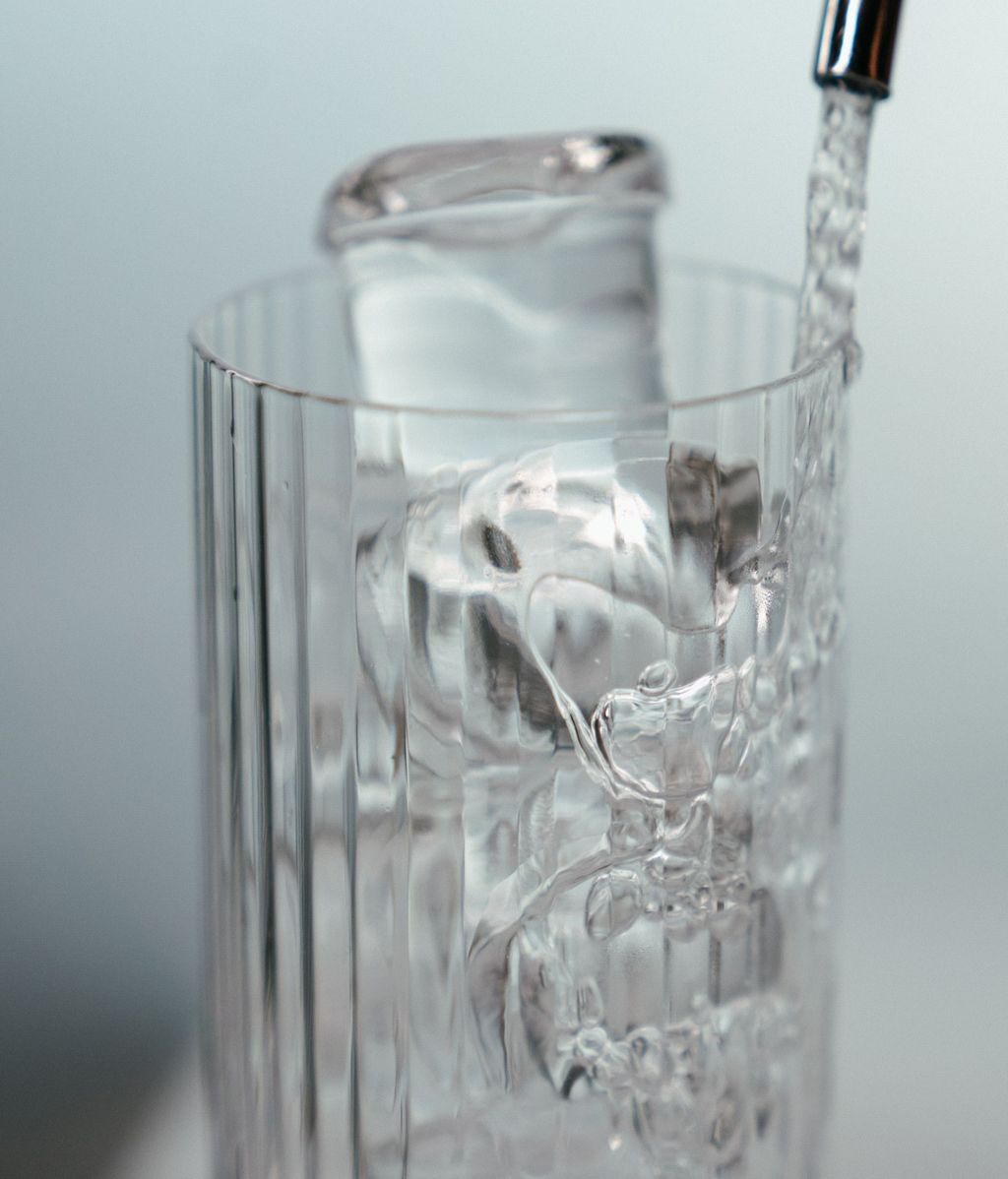 El agua con hielo es muy efectiva. FUENTE: Pexels