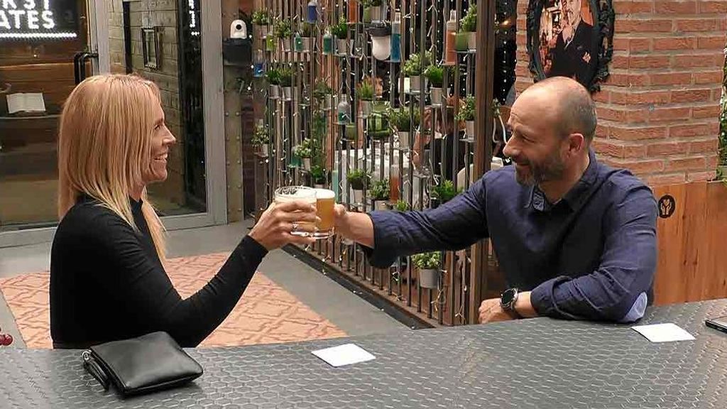 Elisabeth y José Ramón durante tu cita en 'First Dates'