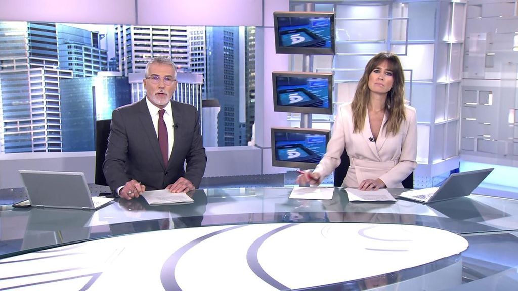 Con David Cantero e Isabel Jiménez Informativos Telecinco 2022 Mediodía 03/11/2022