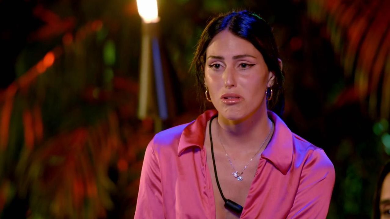 Paola, llorando en la hoguera