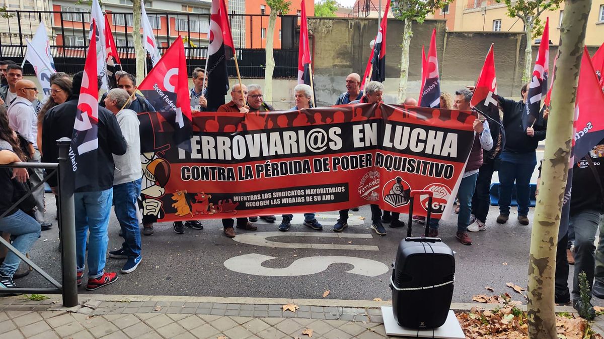 Protesta del colectivo de ferroviarios de CGT Protesta del colectivo de ferroviarios de CGT