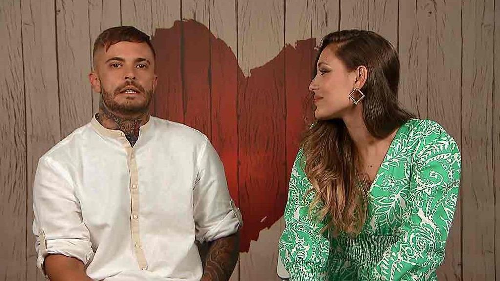 Brenda y Carlos durantes su cita en 'First Dates'