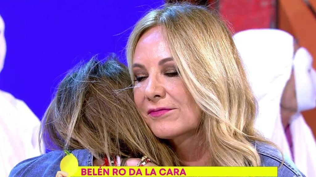 El abrazo de Belén Rodríguez y María Patiño