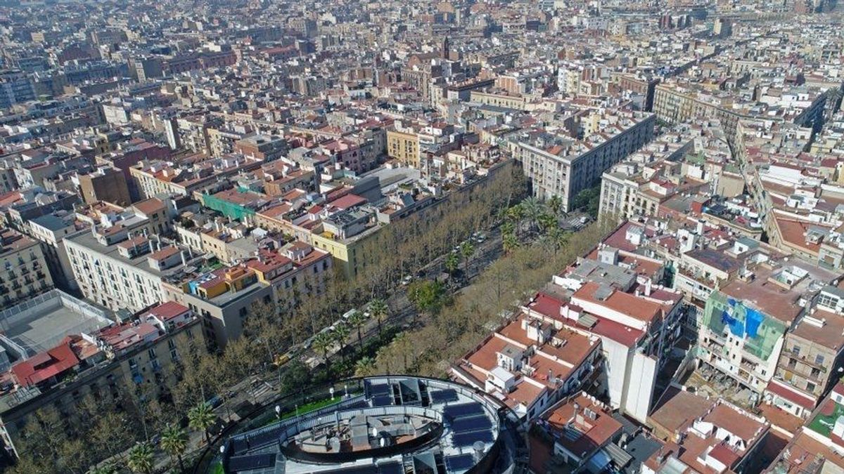 Imagen aérea de la rambla del Raval de Barcelona, en el distrito de Ciutat Vella Imagen aérea de la rambla del Raval de Barcelona, en el distrito de Ciutat Vella