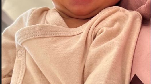 Lucía Sánchez comparte la primera sonrisa de su hija, Mía