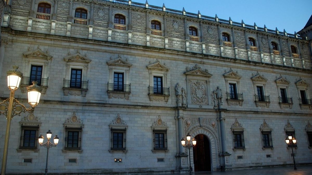 El incendio de una freidora obliga a desalojar a unas 100 personas del Museo del Ejército de Toledo