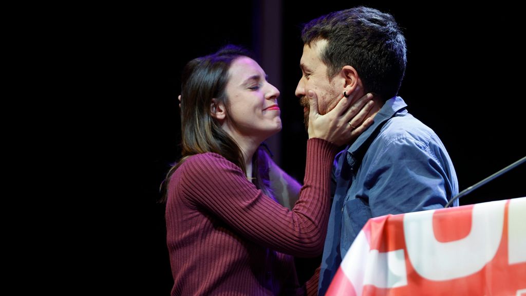 Irene Montero, Pablo Iglesias y su cariñoso beso en el cierre del acto de Podemos en Madrid