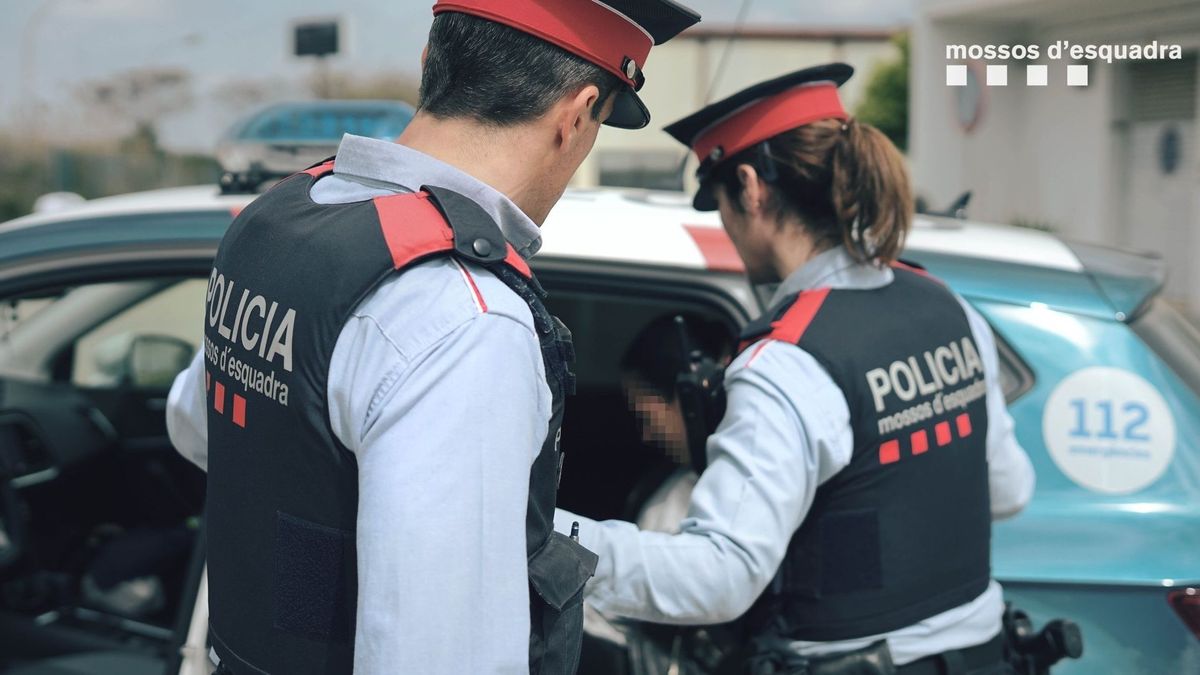 Una patrulla de Mossos d'Esquadra Una patrulla de Mossos d'Esquadra