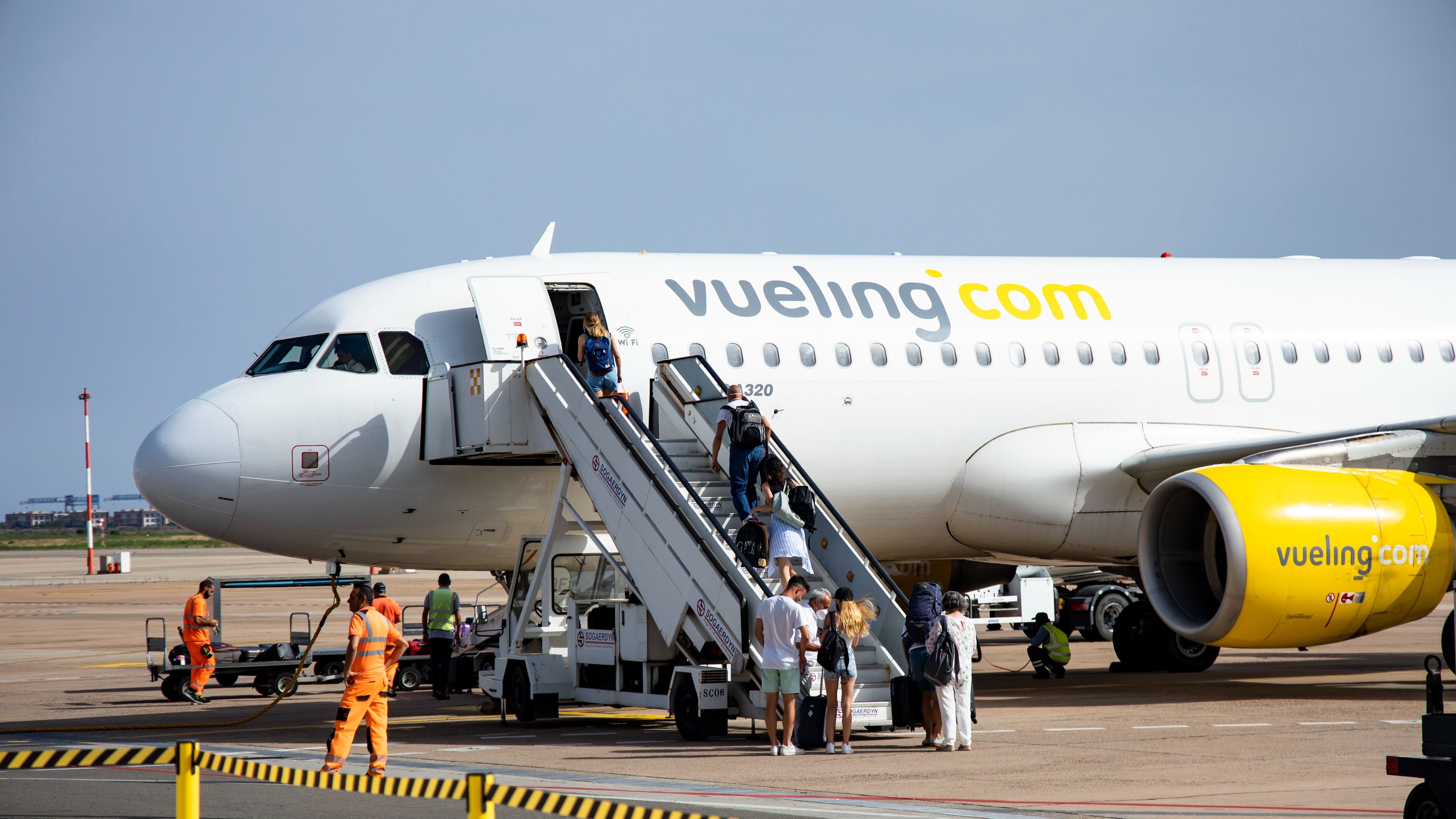 Vueling cancela vuelos por la de tripulantes de