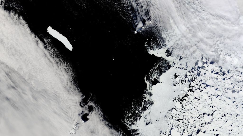 El iceberg gigante A-76A reaparece en el Pasaje de Drake, cada vez más lejos de la Antártida