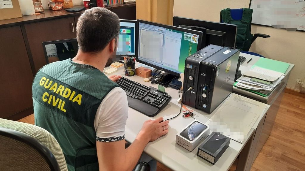 EuropaPress 3197363 guardia civil detiene dos mujeres estafa blanqueo capitales traves nuevas