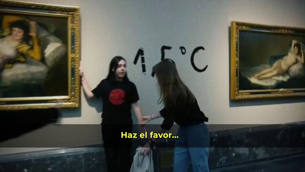La escena completa de los activistas en el Museo del Prado