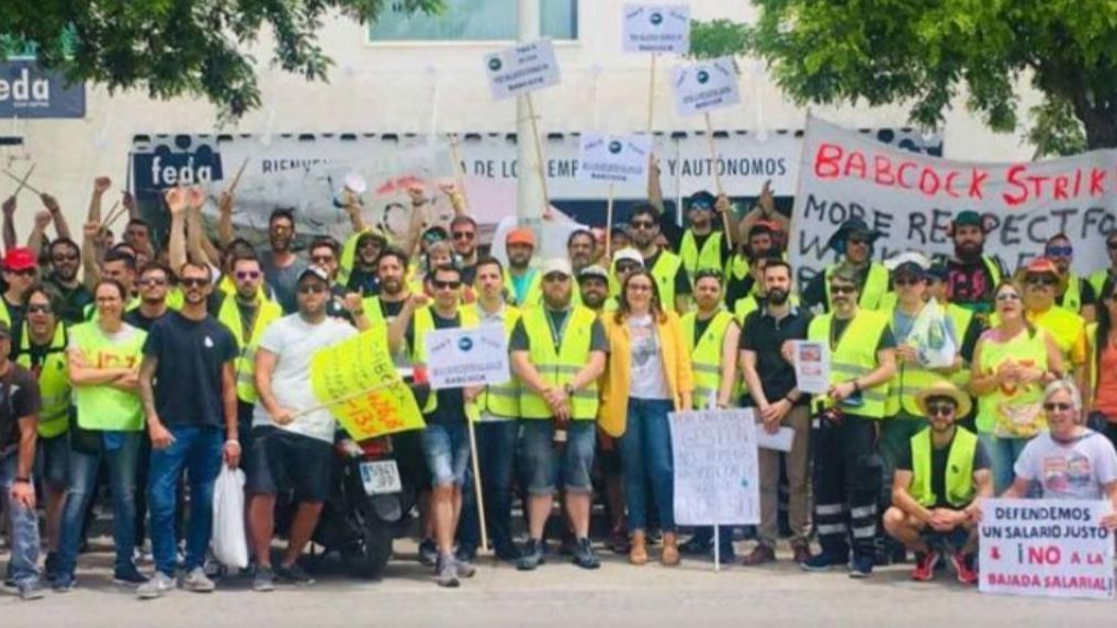 The technicians of the Babcock emergency helicopter company from Alicante announce a strike if they do not unfreeze their salaries